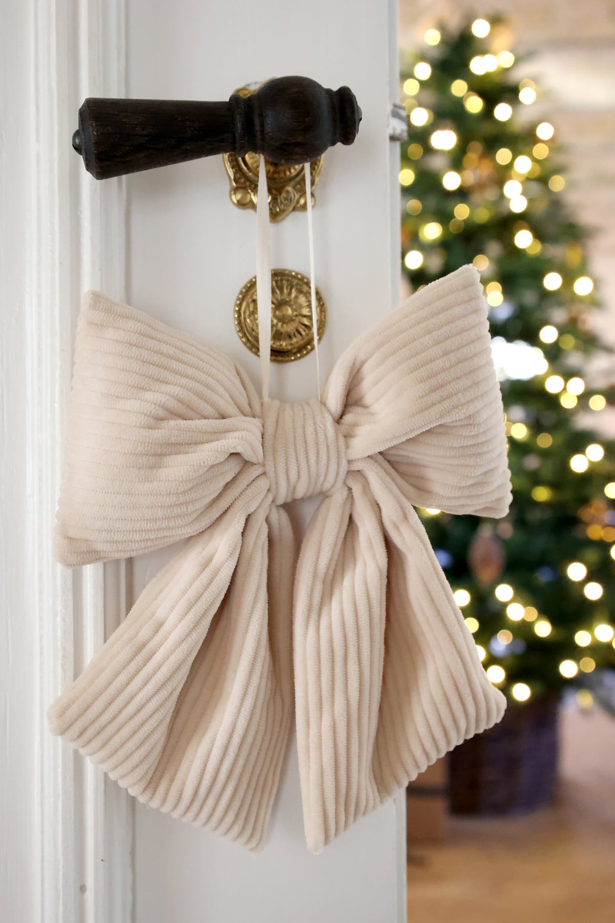Bow Pendant