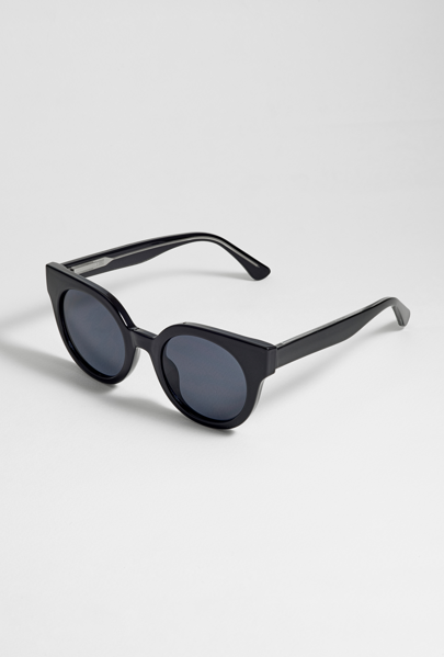 Estella Bartlett Sunglasses - Istanbul - Black