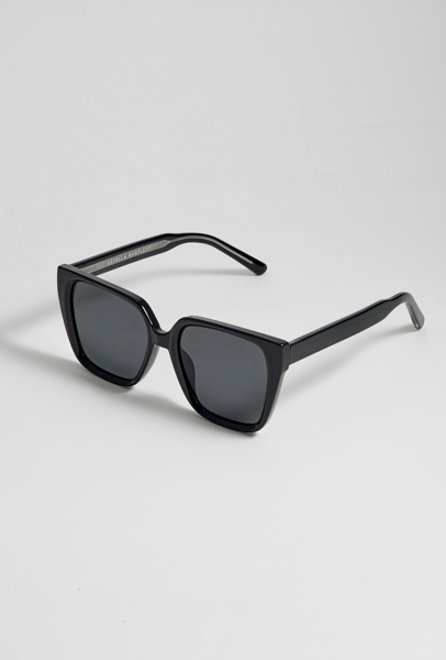 Estella Bartlett Sunglasses - Beijing - Black