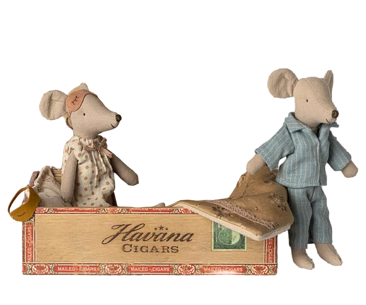 Maileg Mum & Dad Mice In Cigarbox
