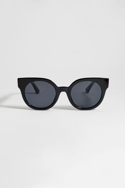 Estella Bartlett Sunglasses - Istanbul - Black