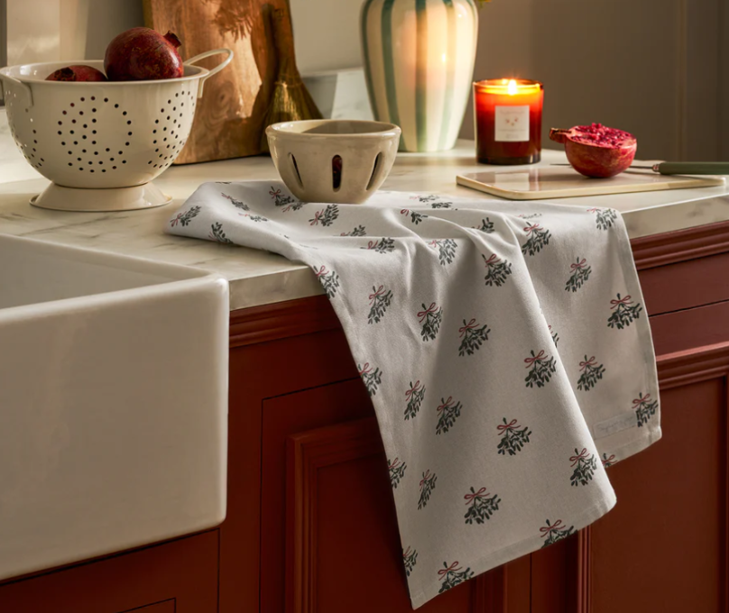 Sophie Allport Tea Towel - Mistletoe